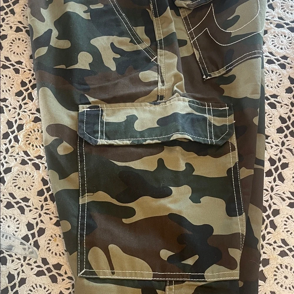 True Religion Camouflage Cargo Men Jeans